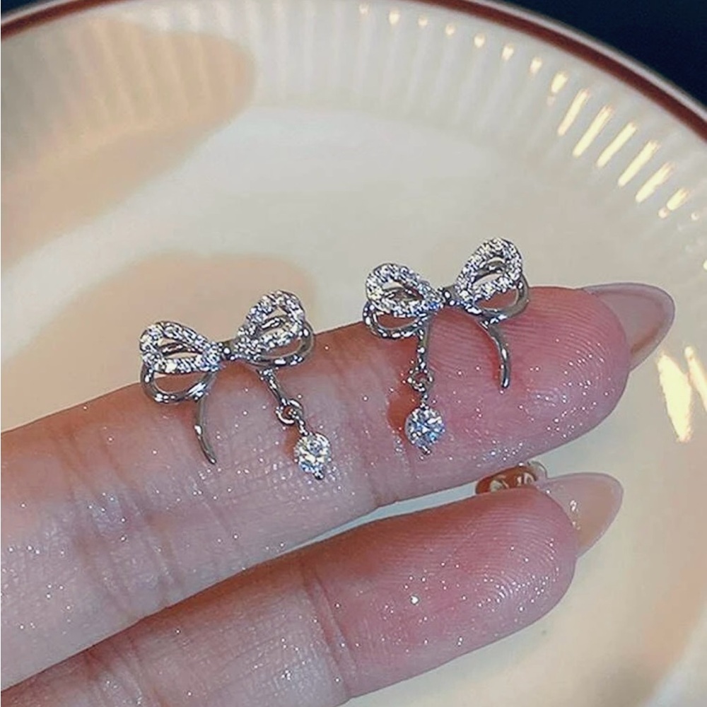 Silver Rhinestone Bow Stud Earrings NEW 🏷️